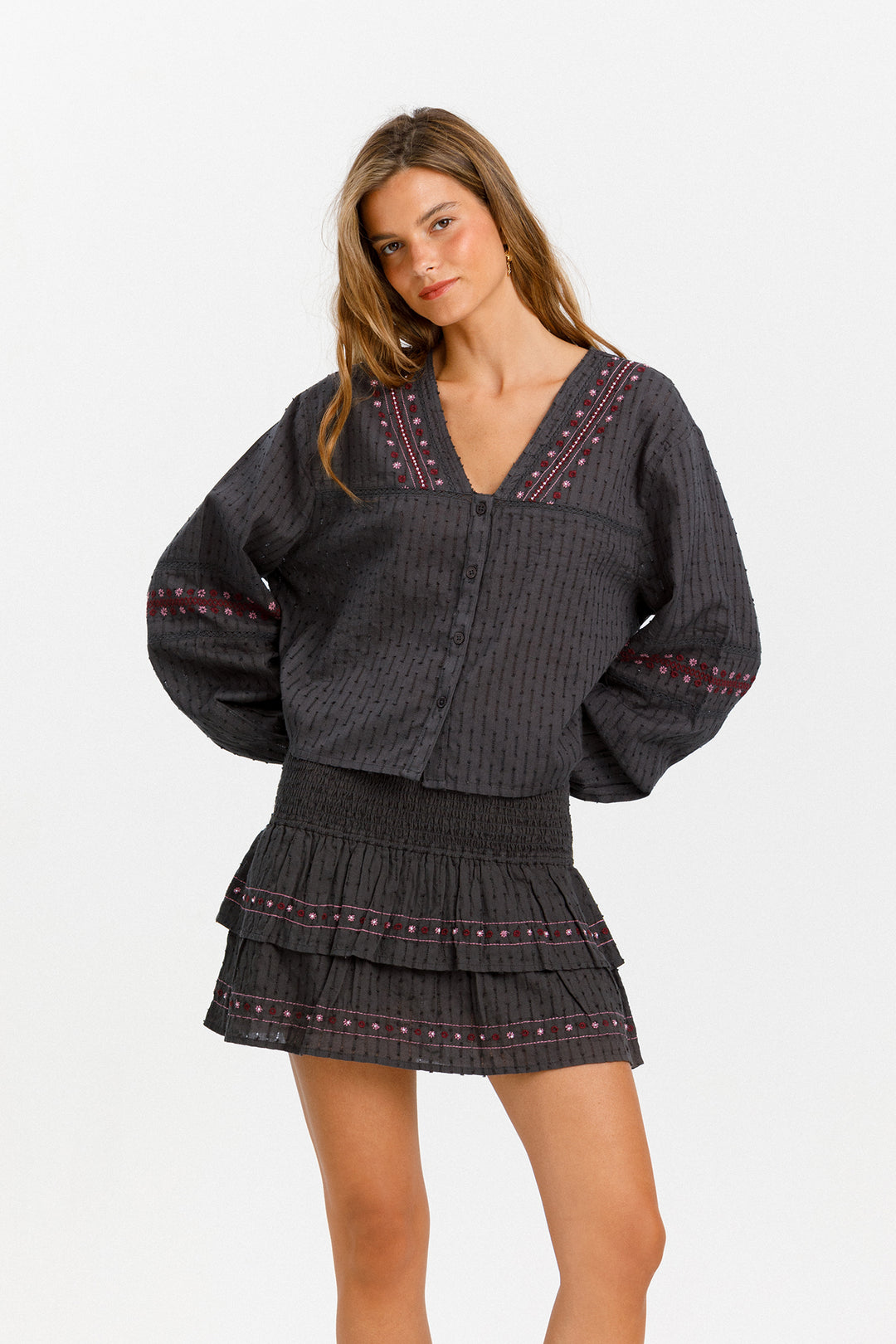 BLUSA BORDADA ENTREDOS