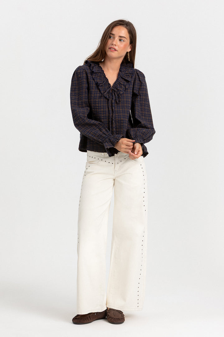 BLUSA CUADROS ESCOTE VOLANTE