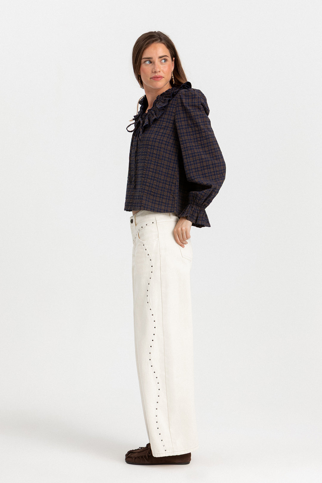 BLUSA CUADROS ESCOTE VOLANTE