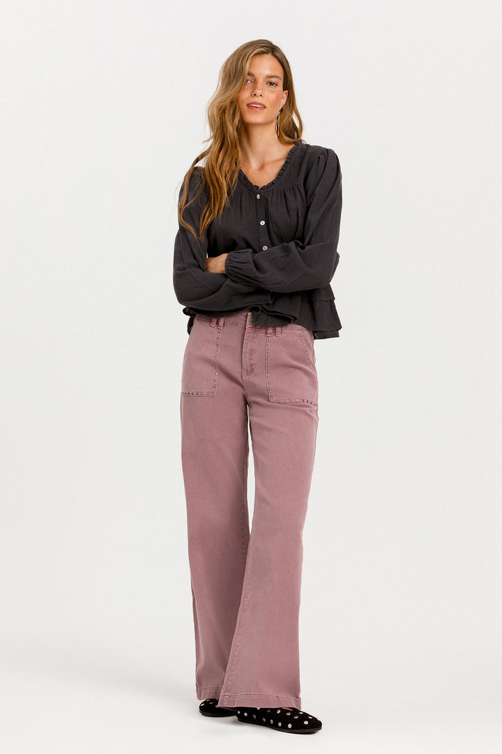 BLUSA COM DETALHE DE FOLHO DUPLO