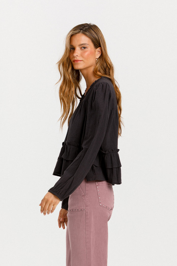 BLUSA DETALLE DOBLE VOLANTE