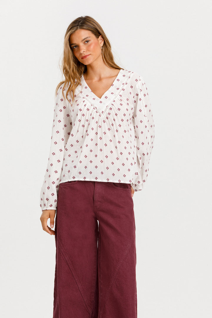 BLUSA ENTREDOS ESCOTE PICO