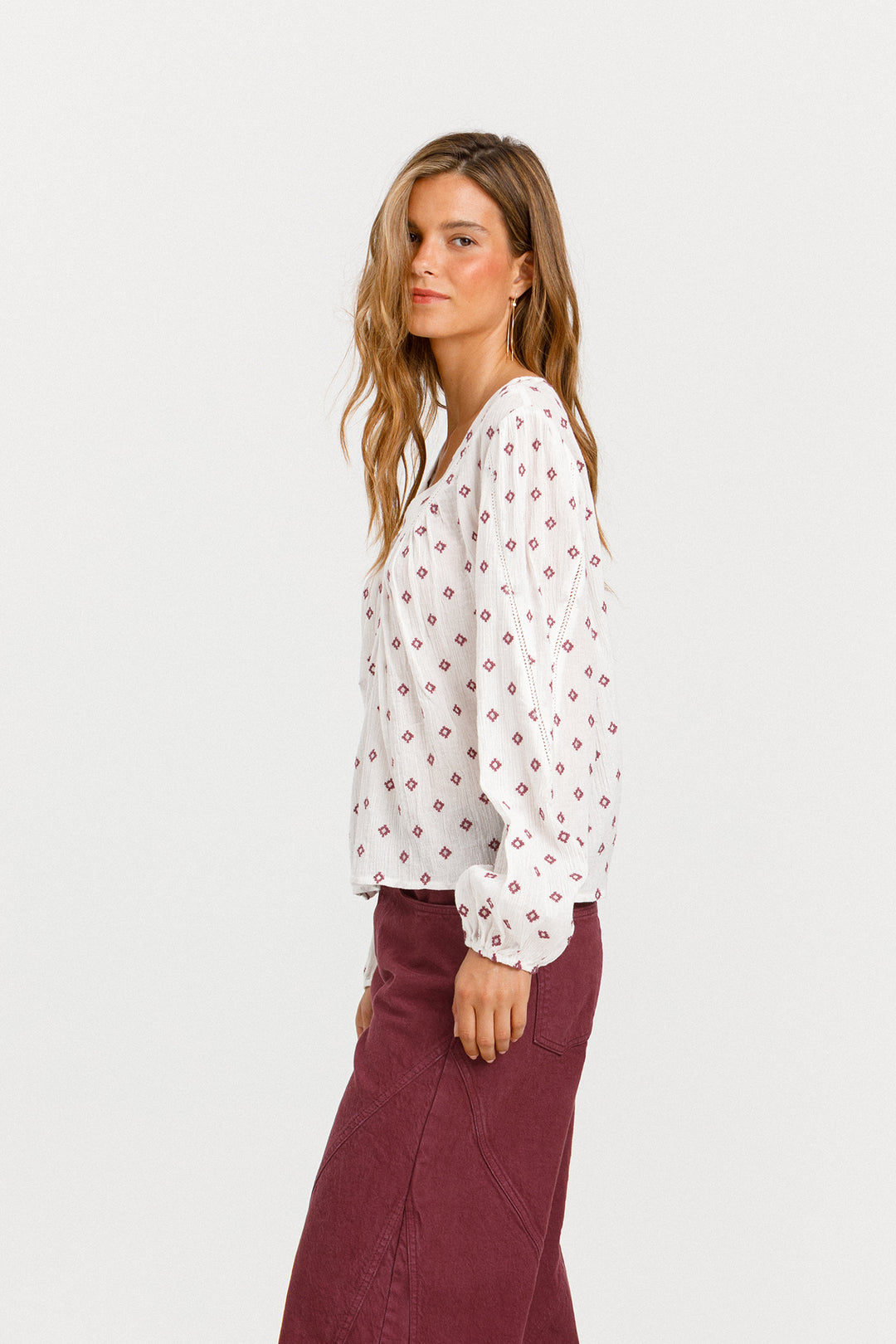 BLUSA ENTREDOS ESCOTE PICO