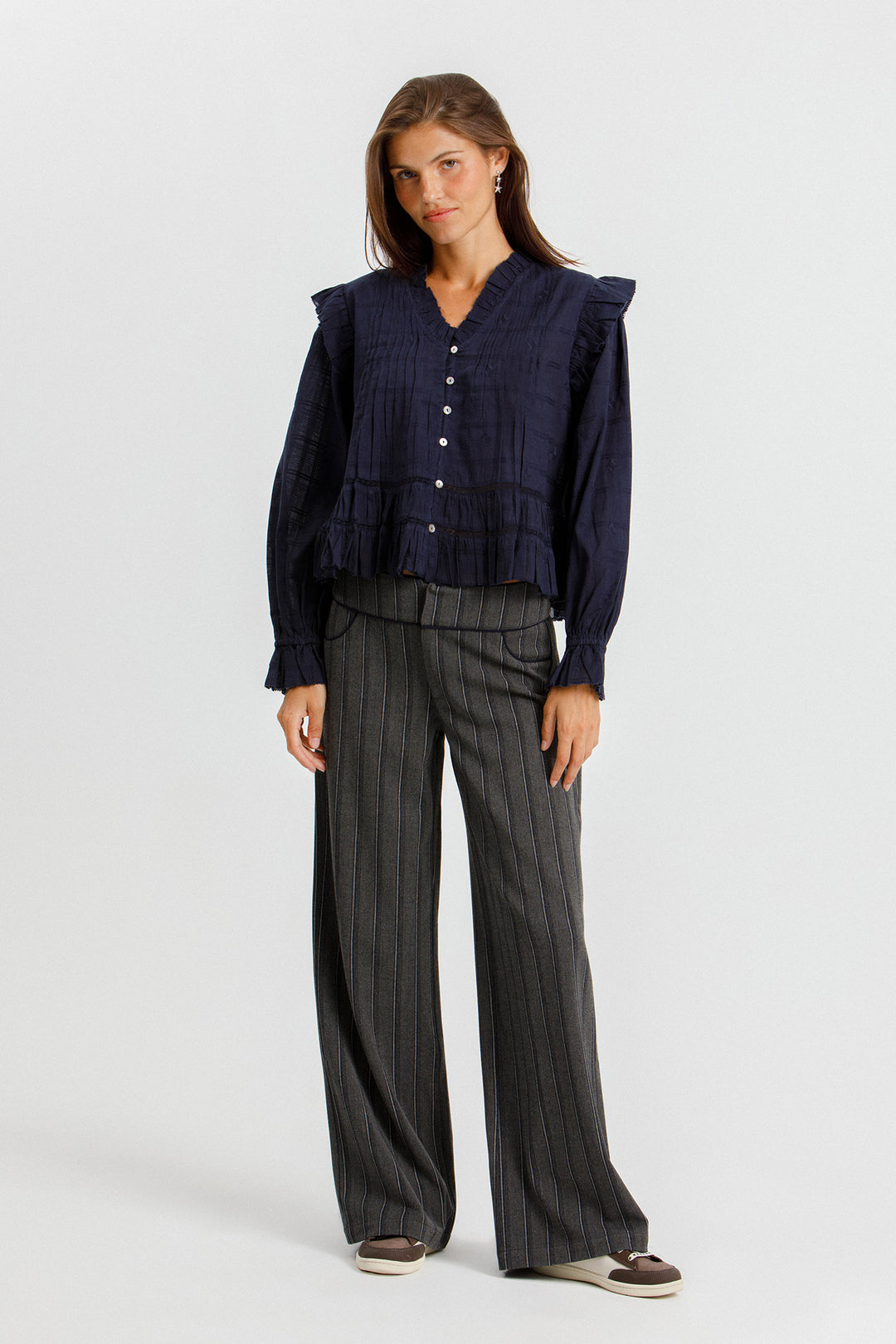 BLUSA ESCOTE PICO JARETAS