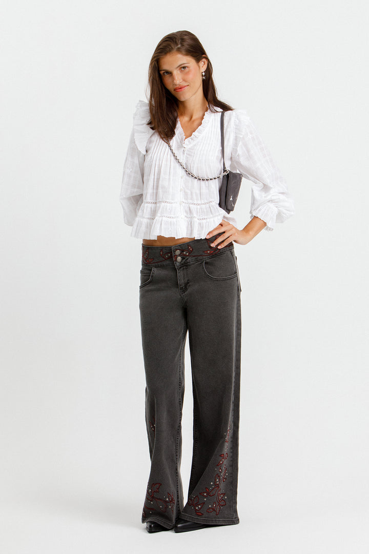 BLUSA ESCOTE PICO JARETAS