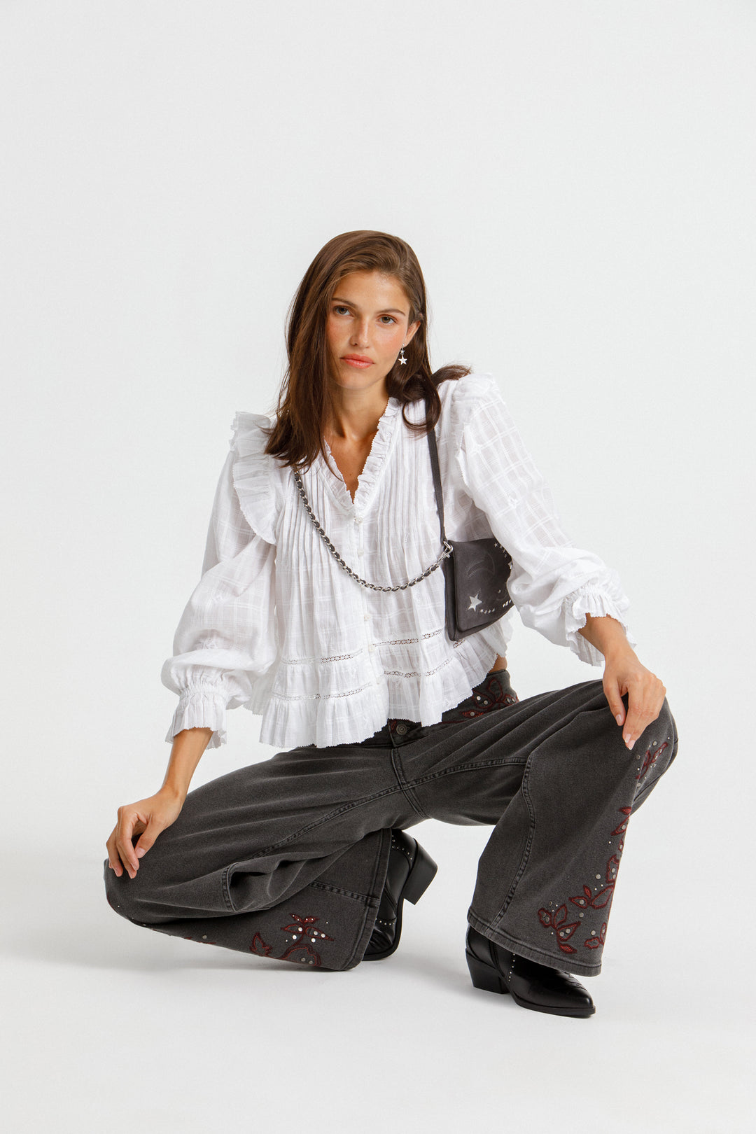 BLUSA ESCOTE PICO JARETAS