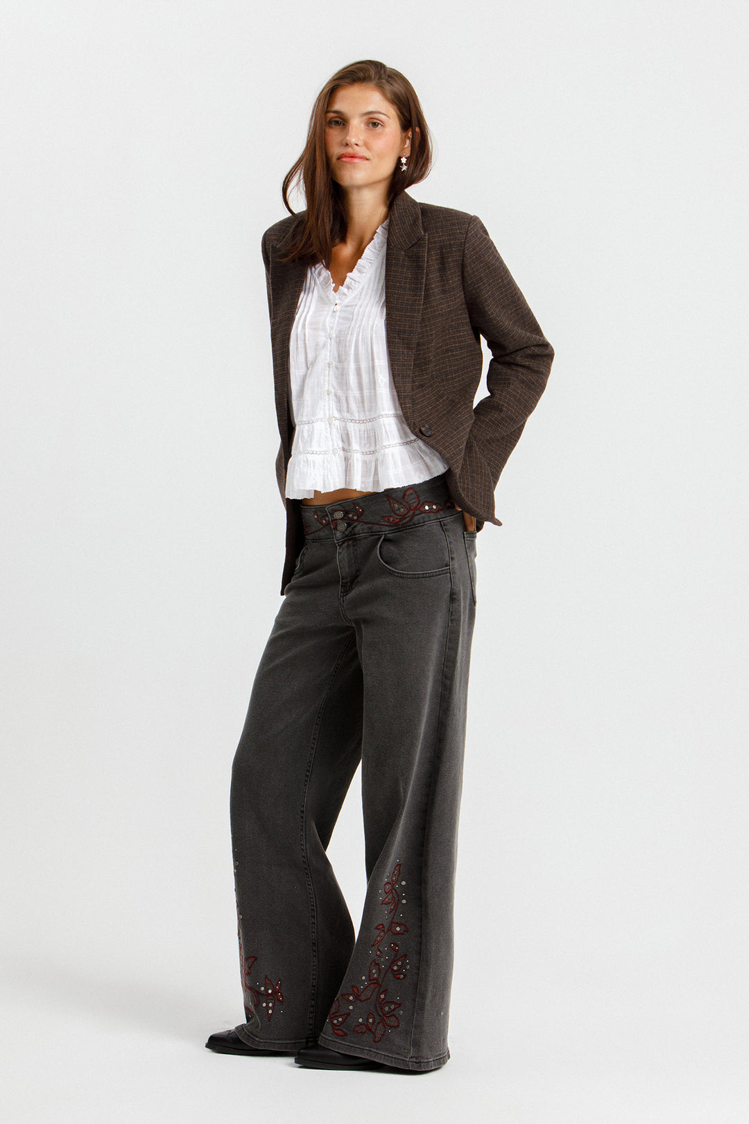 BLUSA ESCOTE PICO JARETAS