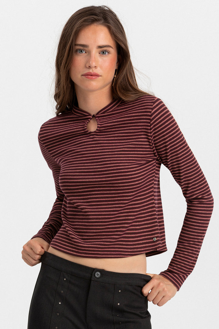 CAMISETA CUELLO BOTON