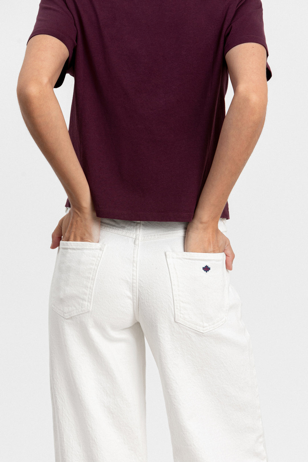 CAMISETA PARCHE TEJIDO HOJA