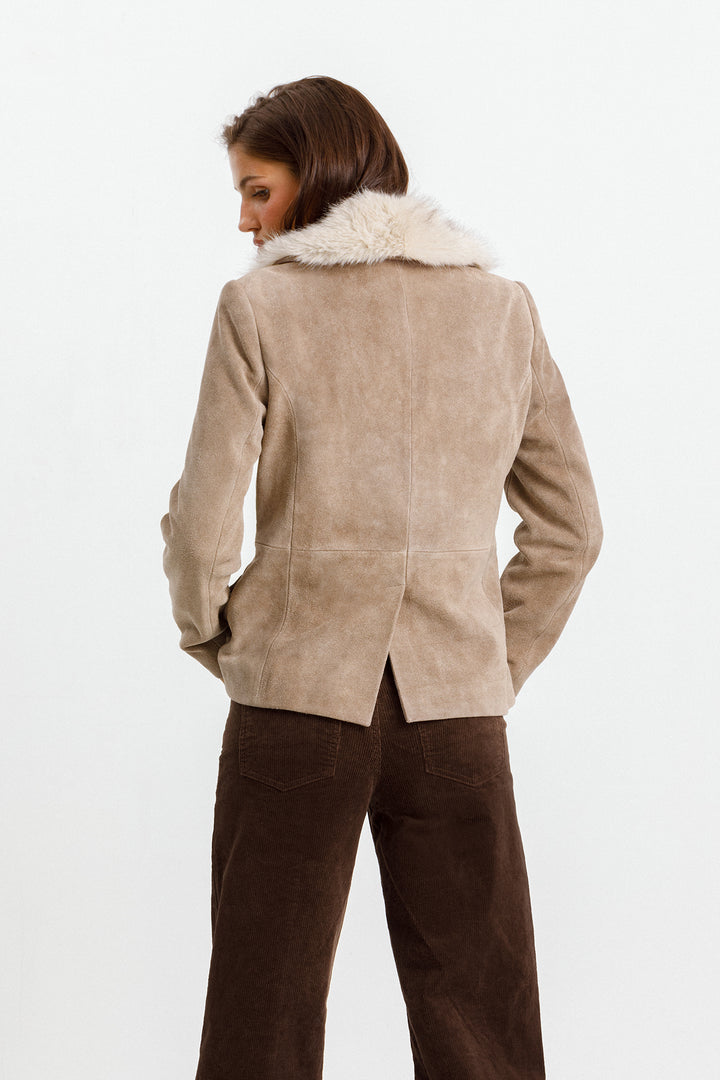 CHAQUETA ANTE CUELLO PELO