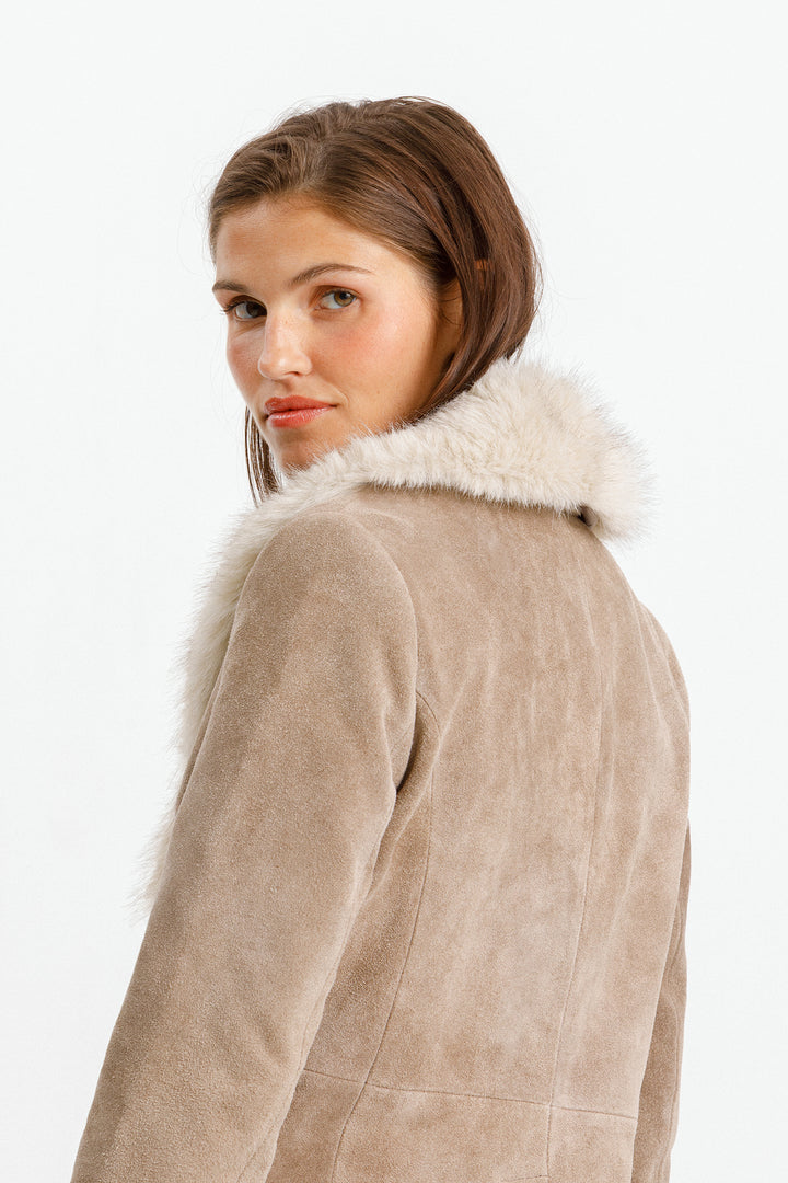 CHAQUETA ANTE CUELLO PELO
