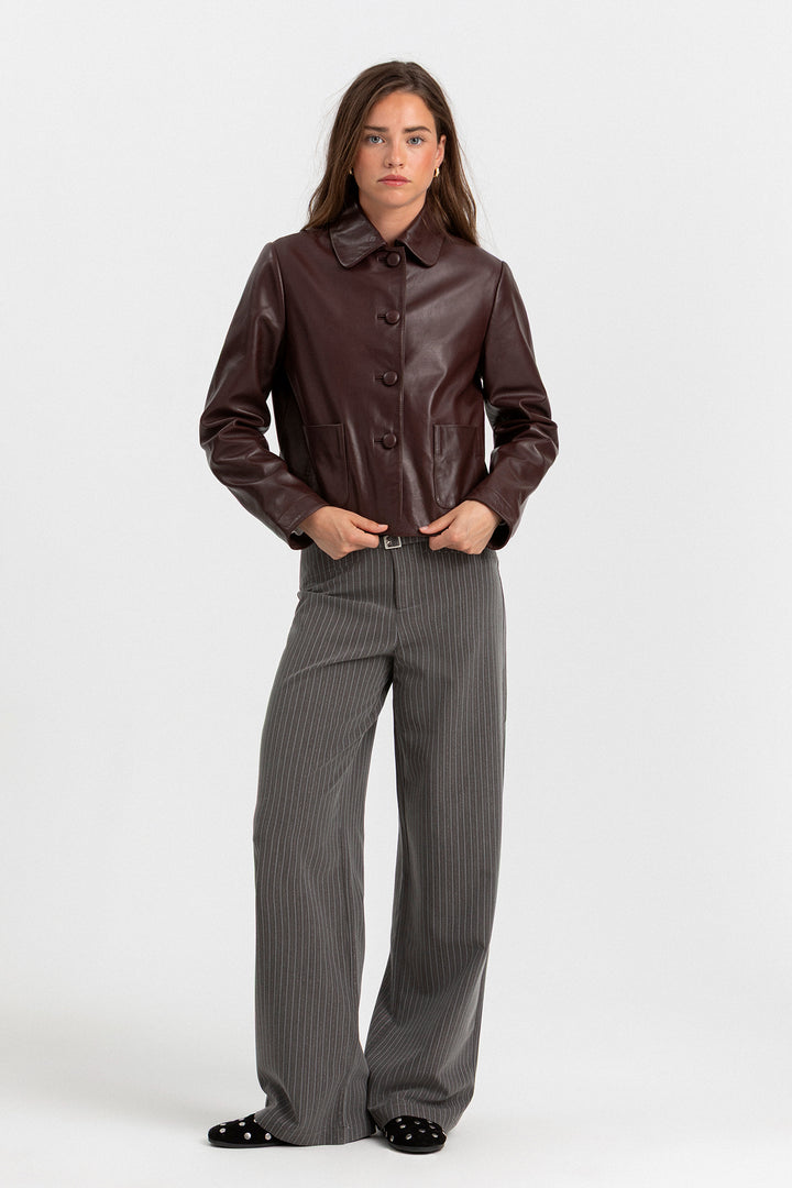 CHAQUETA CORTA PIEL BOTONES