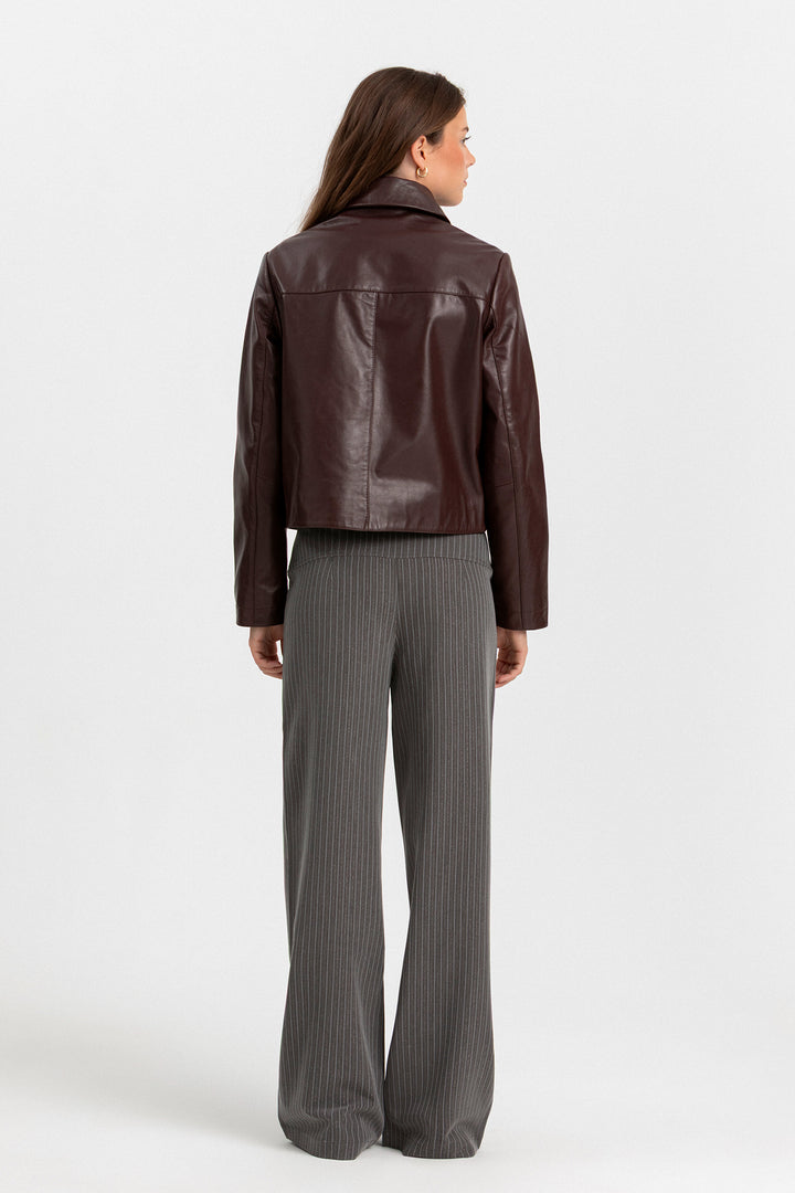 CHAQUETA CORTA PIEL BOTONES
