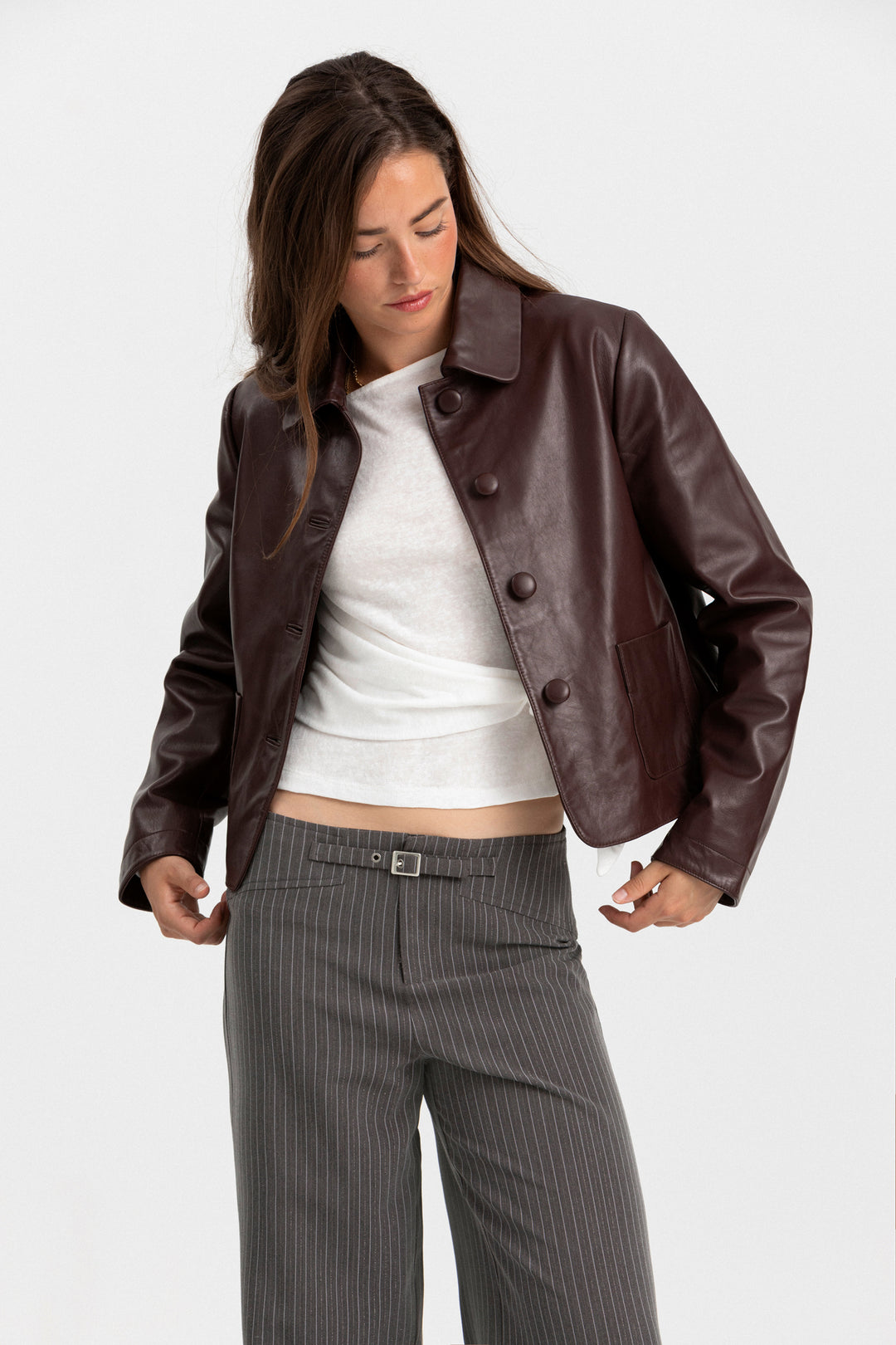 CHAQUETA CORTA PIEL BOTONES