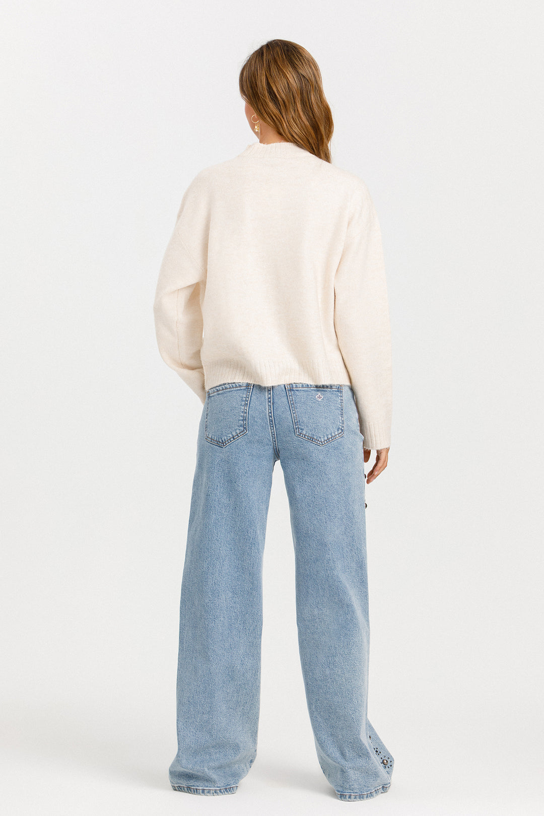 LOW-RISE STRAIGHT JEANS WITH STUDS