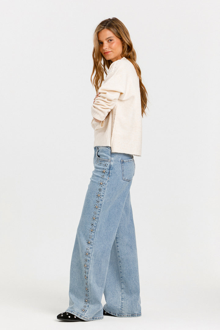 LOW-RISE STRAIGHT JEANS WITH STUDS