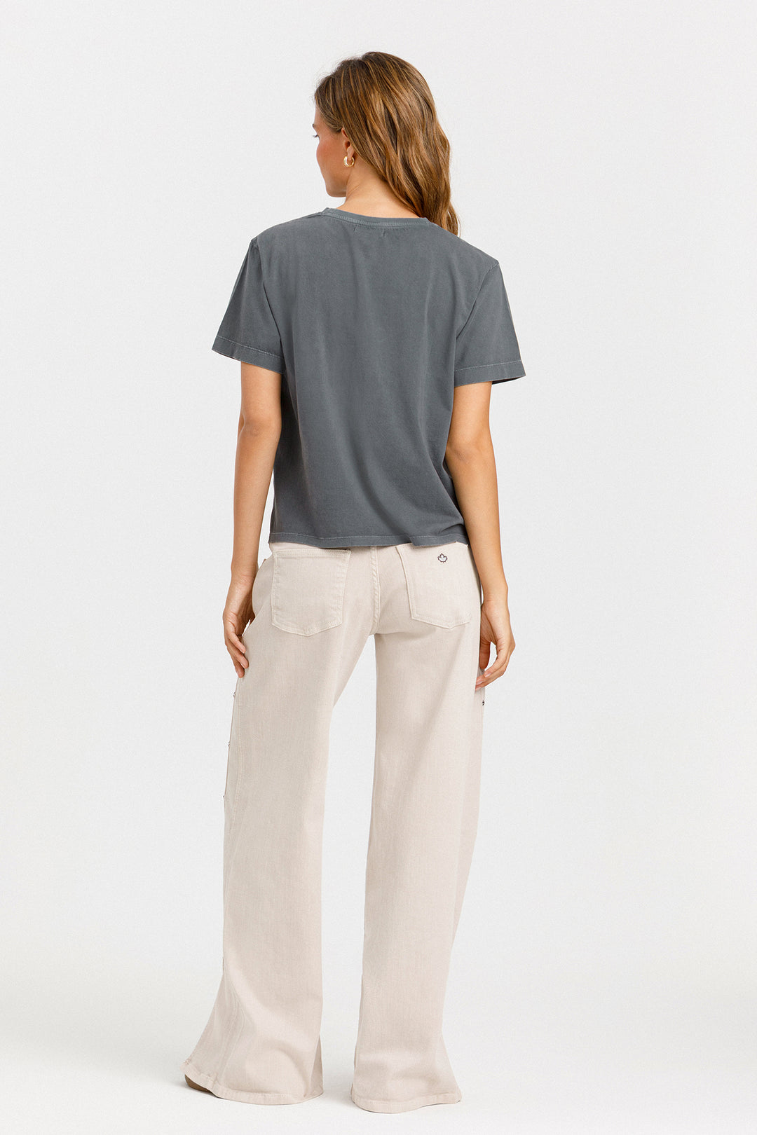 WIDE-LEG JEANS WITH STITCHING AND STUDS