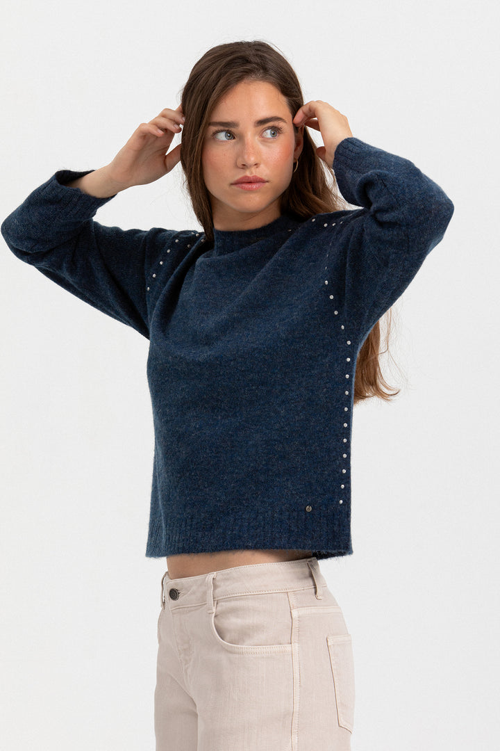 STUDDED CREW NECK SWEATER