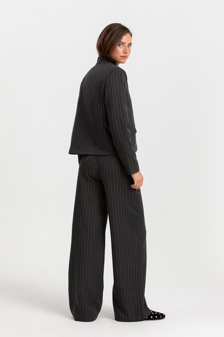 PANTALON DETALLE CINTURA RAYAS