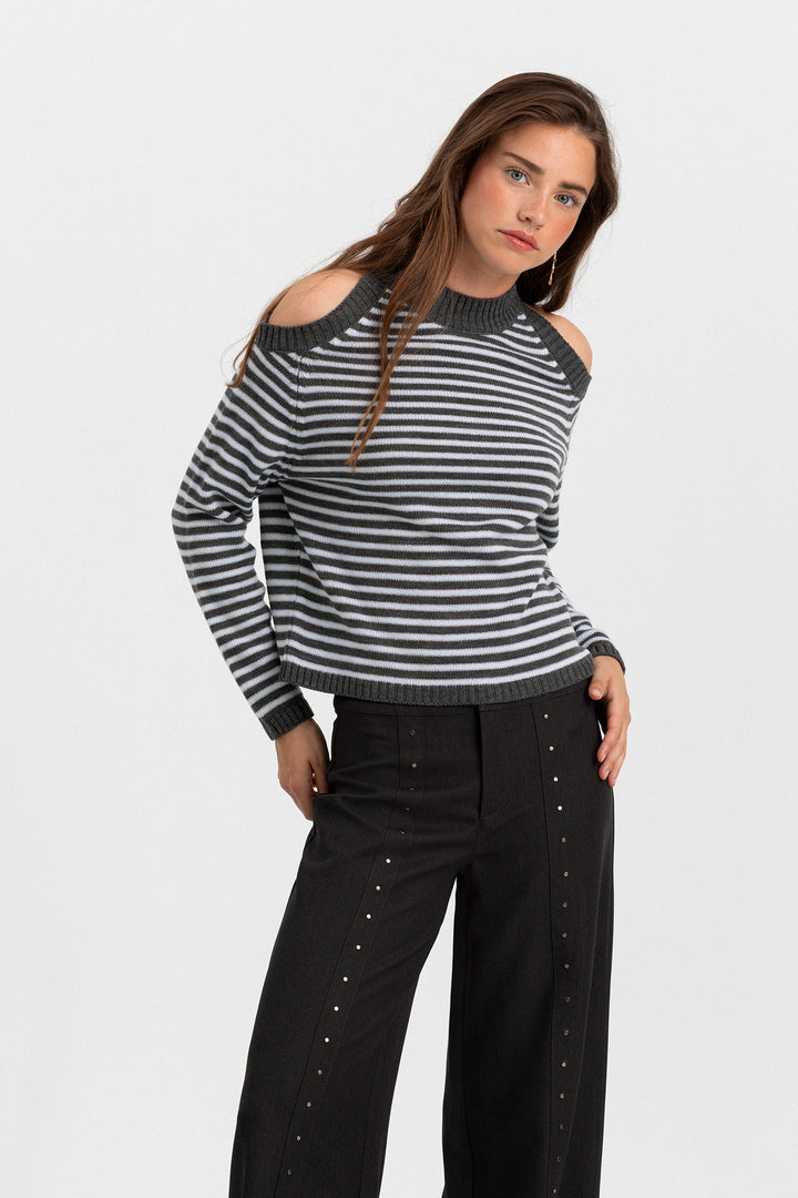 PANTALON TIRO BAJO TACHAS
