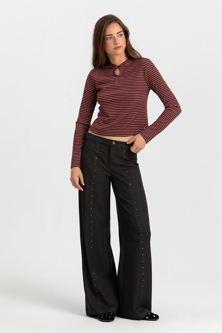 PANTALON TIRO BAJO TACHAS