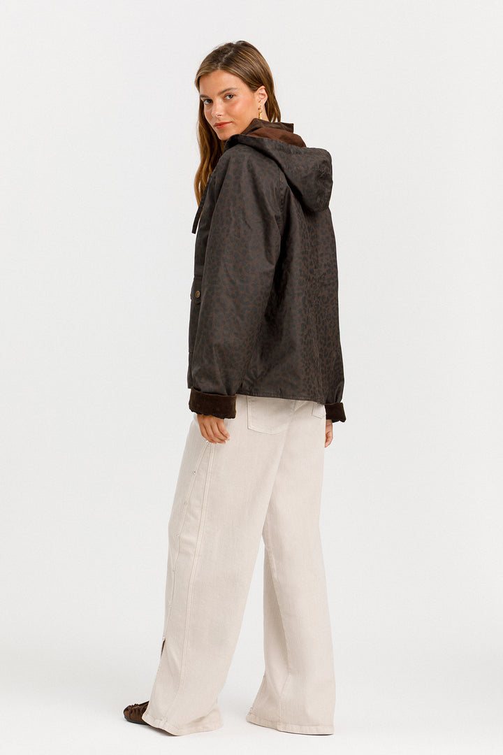 PARKA IMPERMEABLE CAPUCHA LEOPARDO