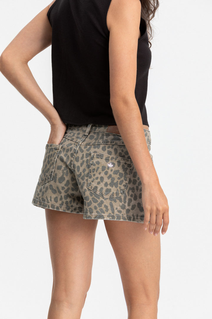 SHORTS LEOPARDO