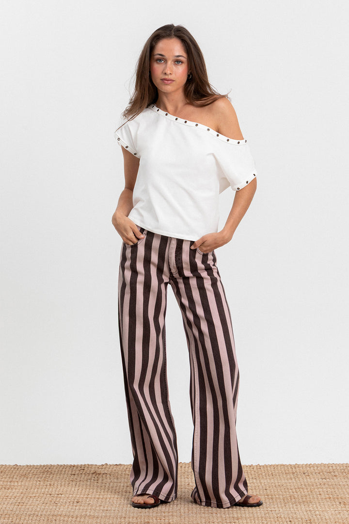 ASYMMETRICAL EYELETS TOP
