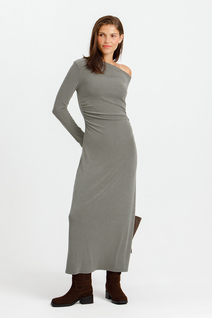 VESTIDO ASIMETRICO MIDI TACHAS