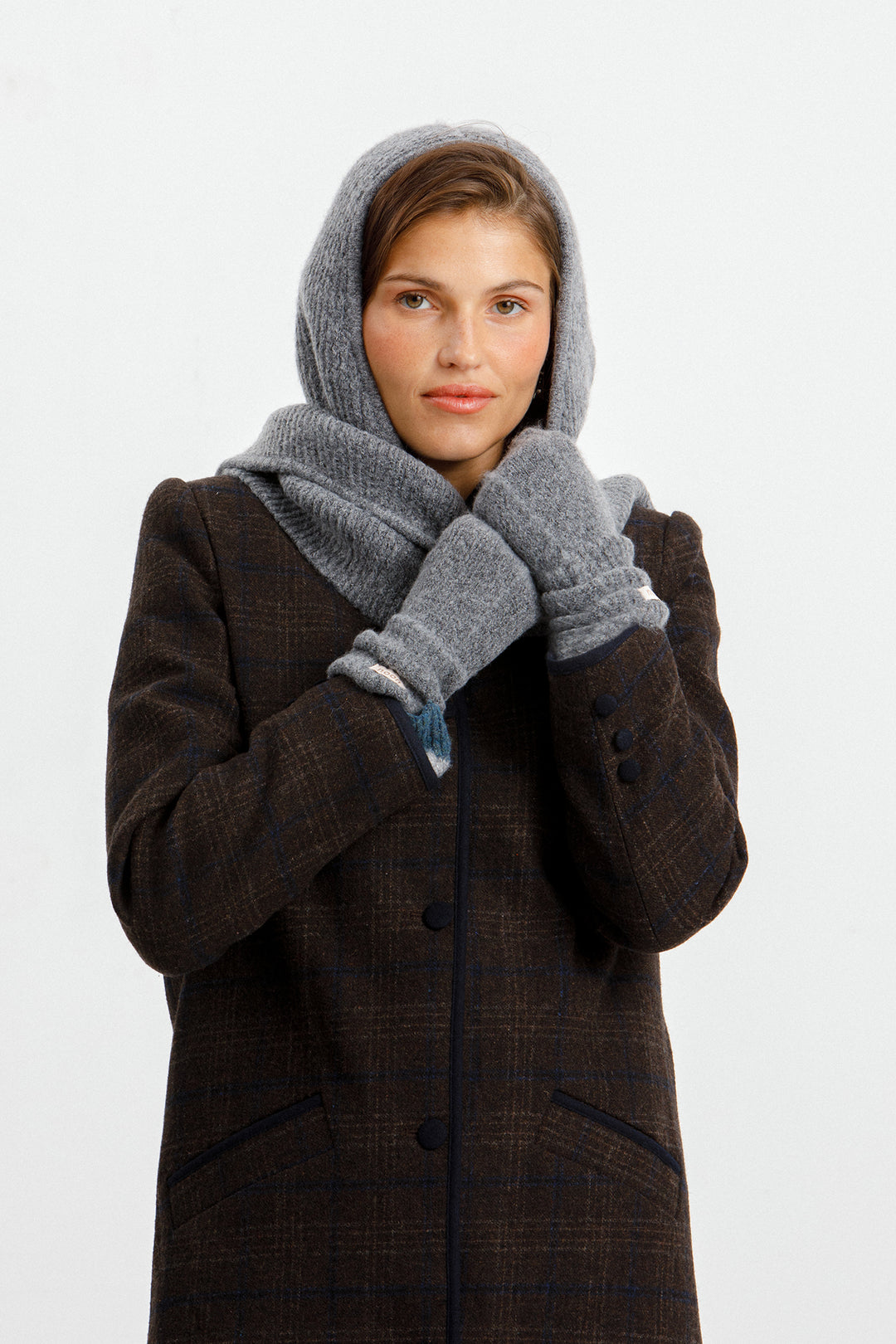 KNIT MITTENS