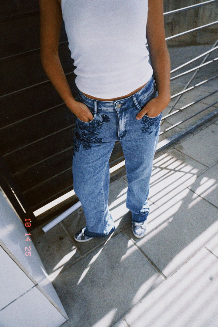 JEANS BORDADOS FLORES