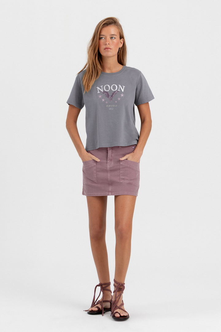 T-SHIRT COM ESTAMPA DE ÁGUIA