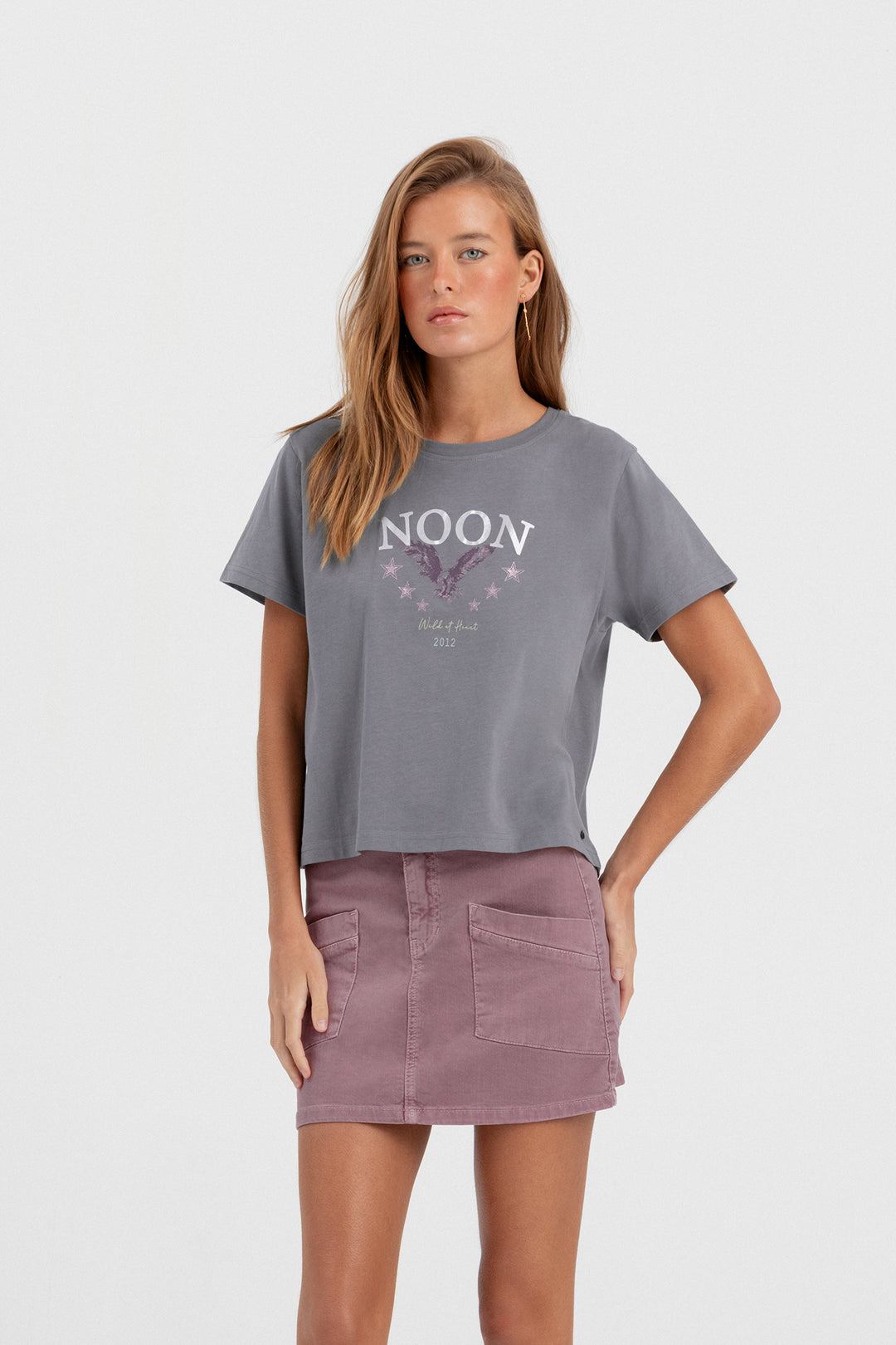 T-SHIRT COM ESTAMPA DE ÁGUIA