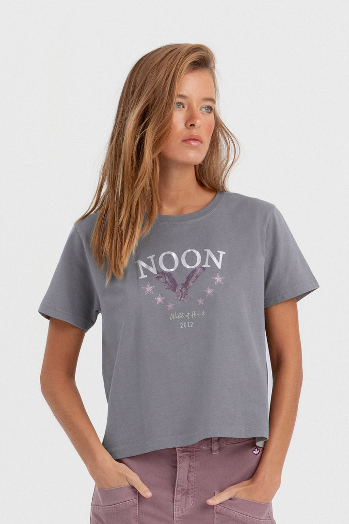 T-SHIRT COM ESTAMPA DE ÁGUIA