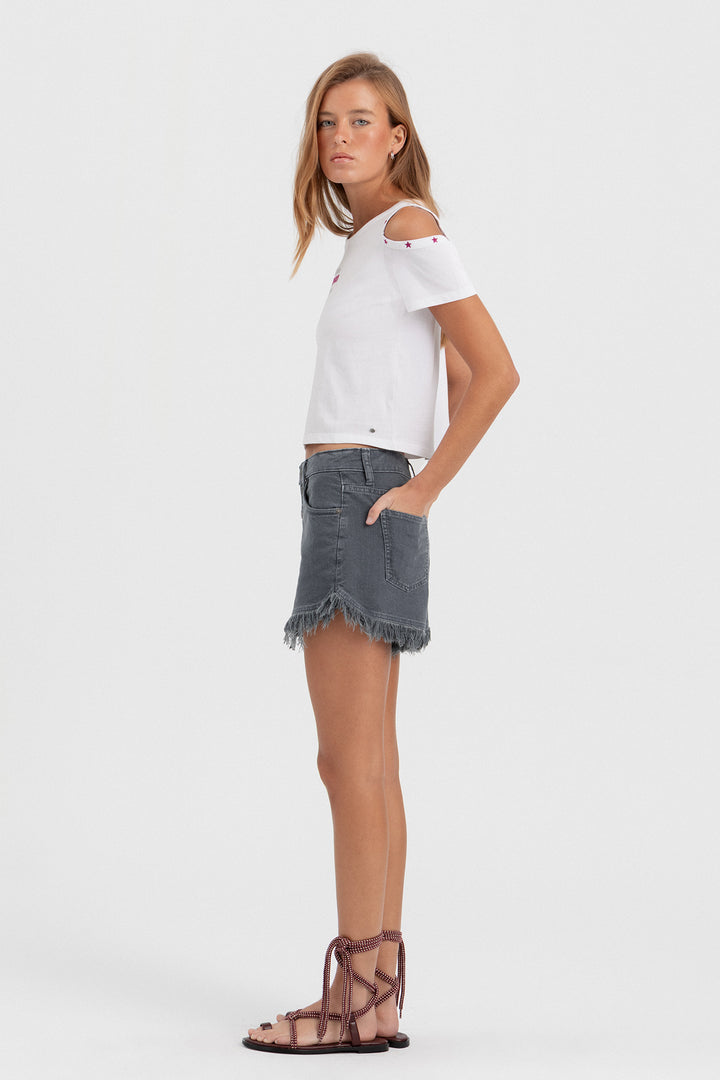 SHORTS BOTONES DESFLECADO