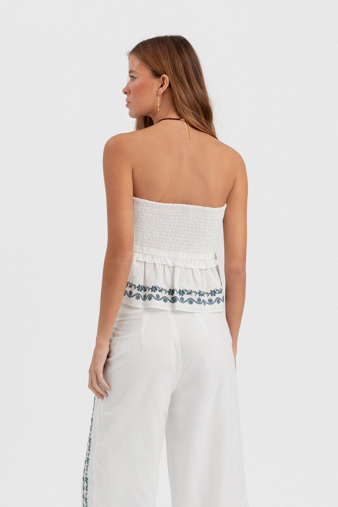 TOP BORDADO CONTRASTE