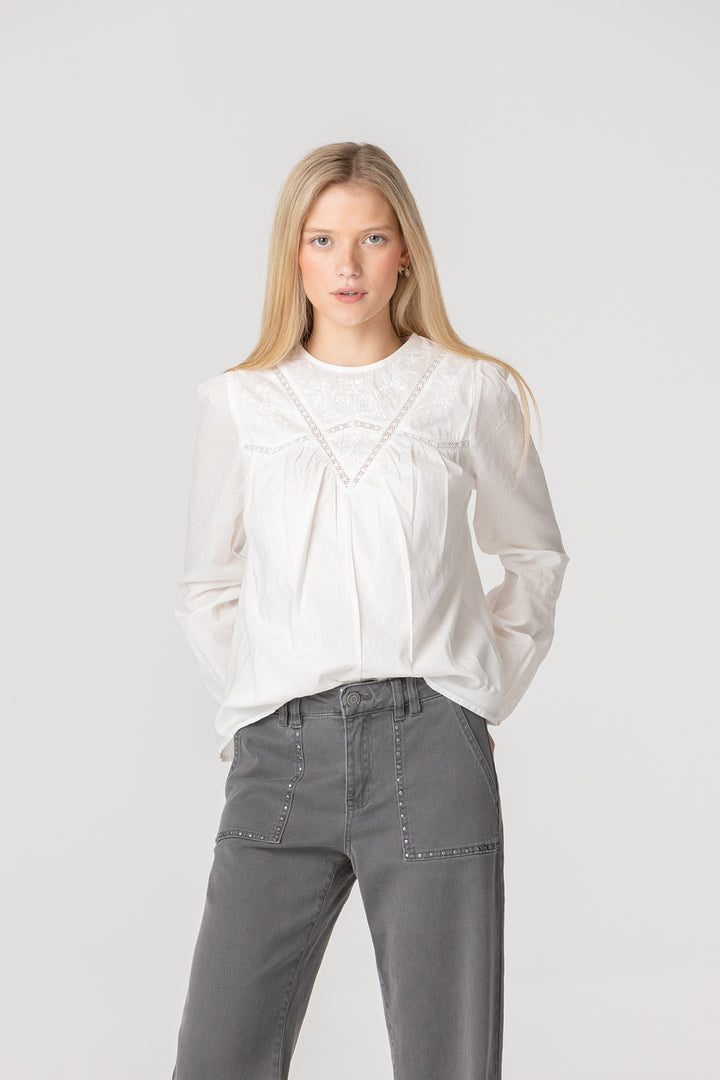 BLUSA BORDADOS CANESU ENTREDOS