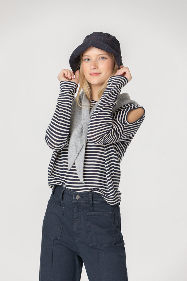 SHOULDER OPEN T-SHIRT