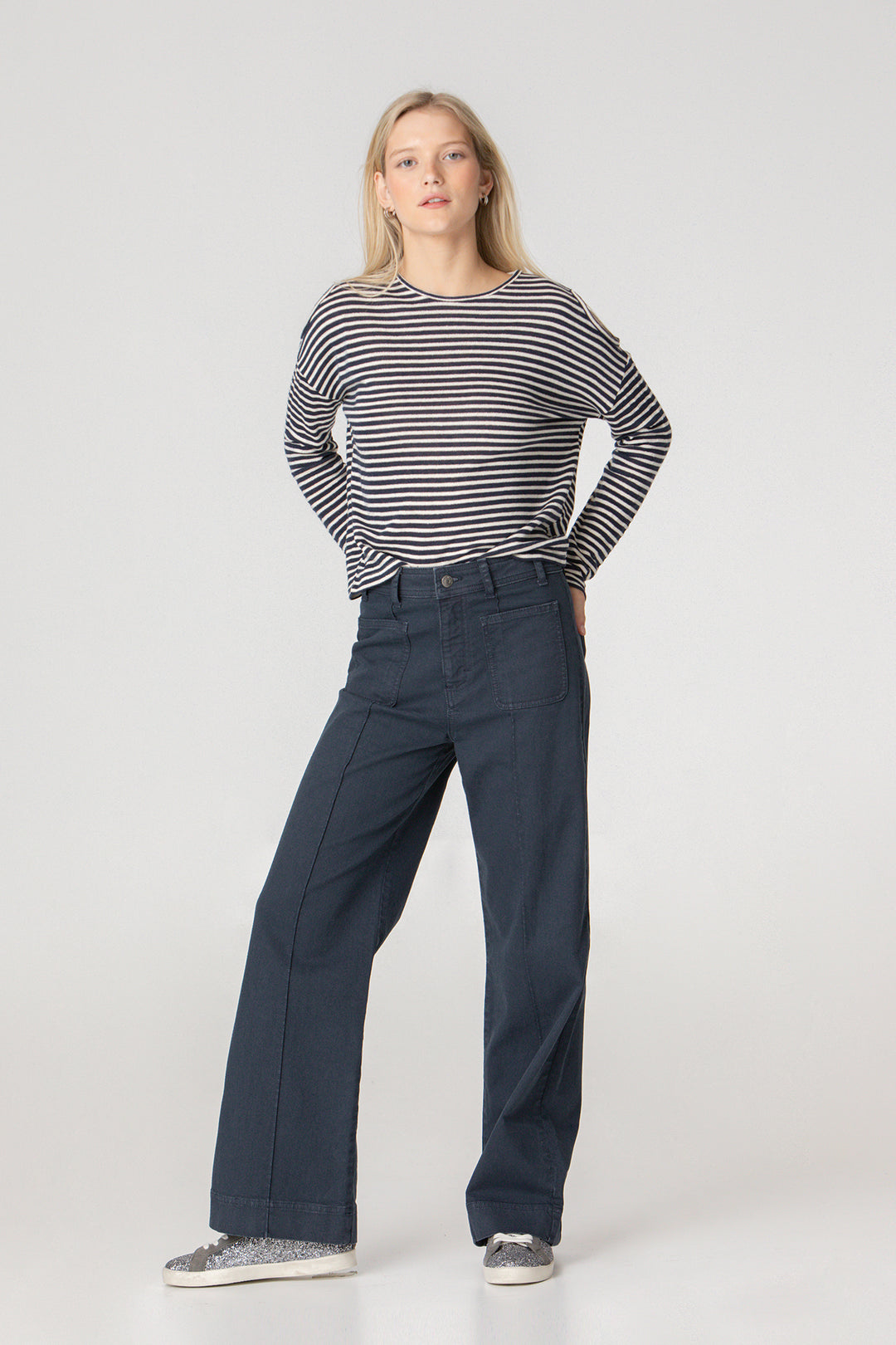 SHOULDER OPEN T-SHIRT