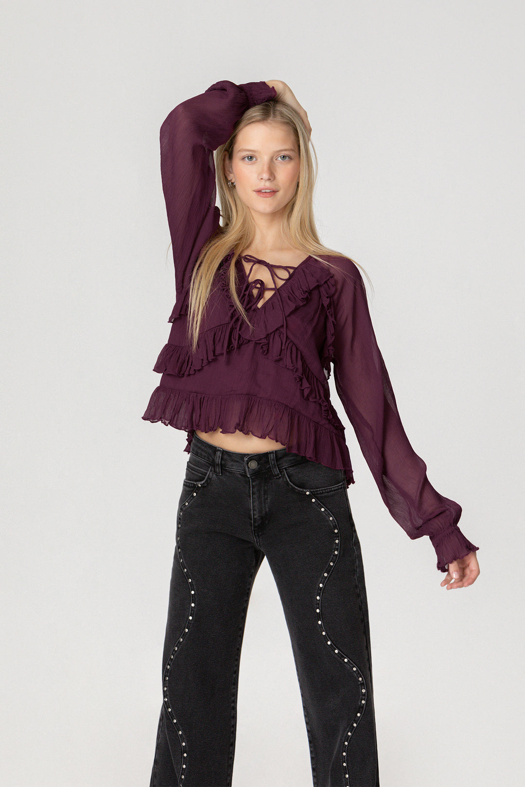 WAVE JEANS WITH STUDS