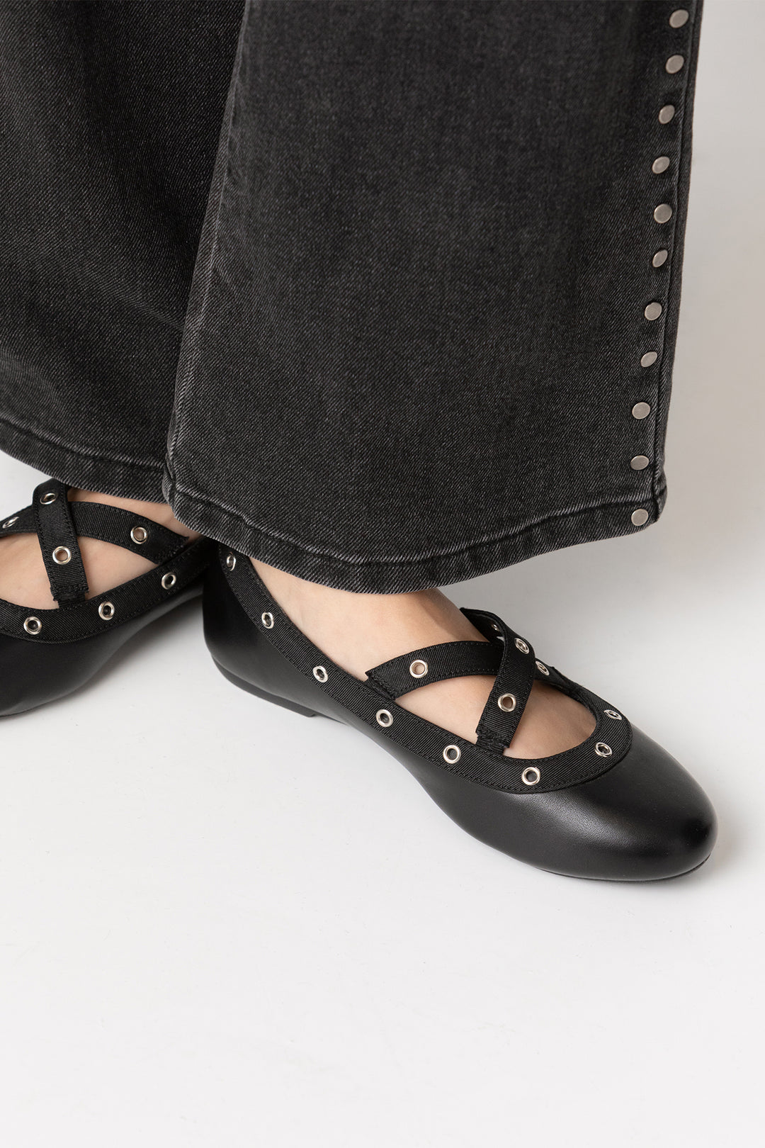 JEANS TACHUELAS CANESU