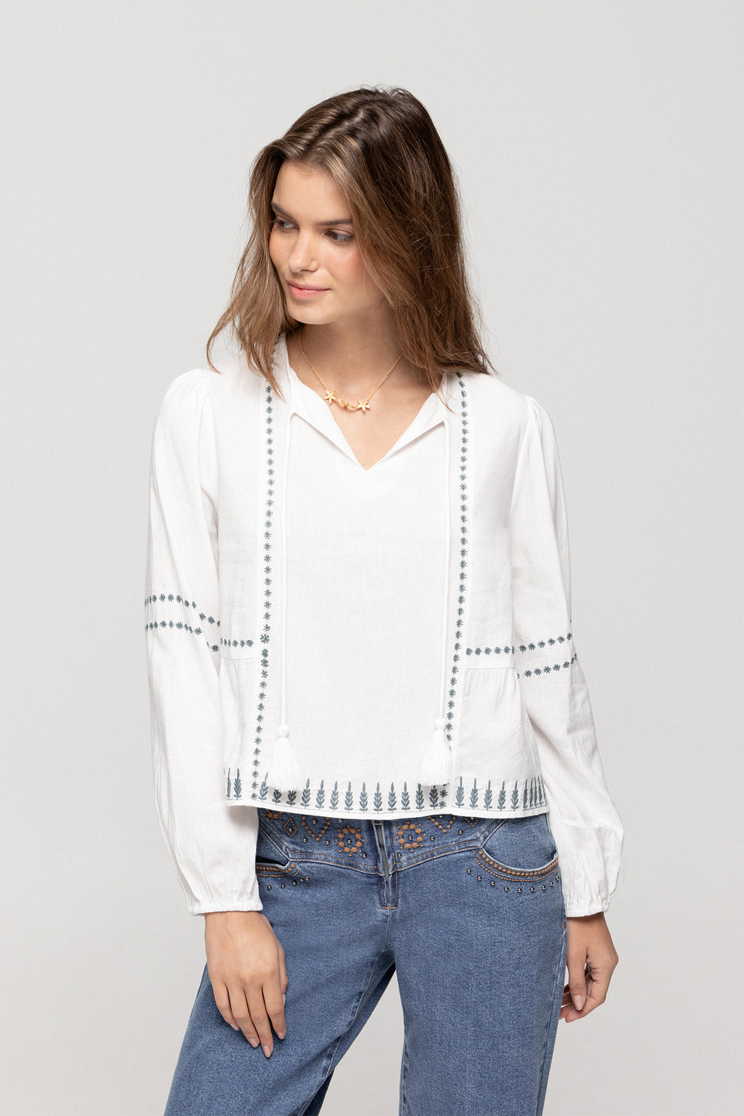 CONTRAST EMBROIDERED BLOUSE
