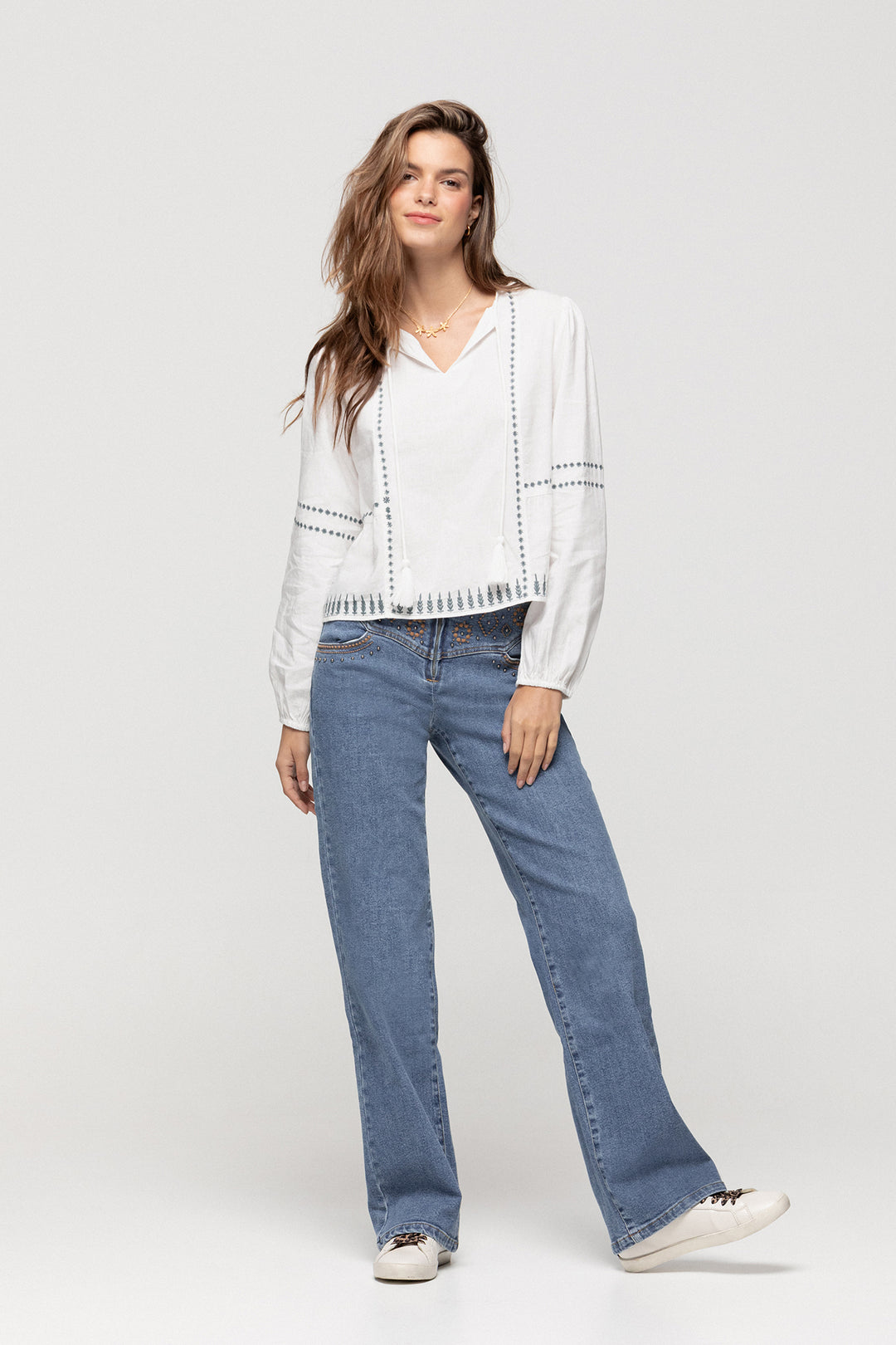 CONTRAST EMBROIDERED BLOUSE