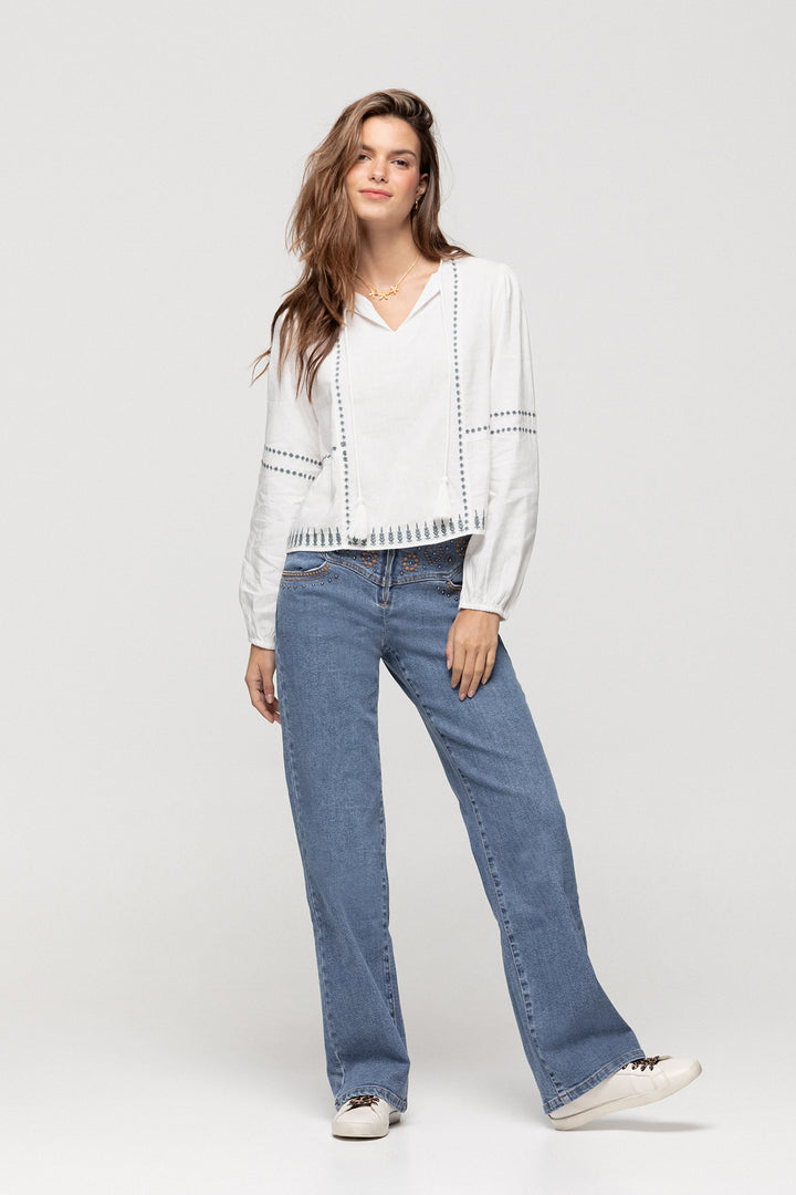 CONTRAST EMBROIDERED BLOUSE