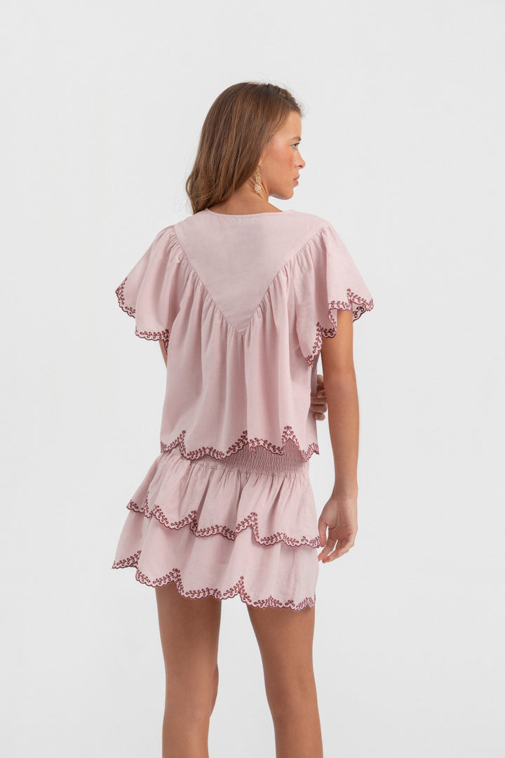 BLUSA FLUIDA BAJO BORDADO