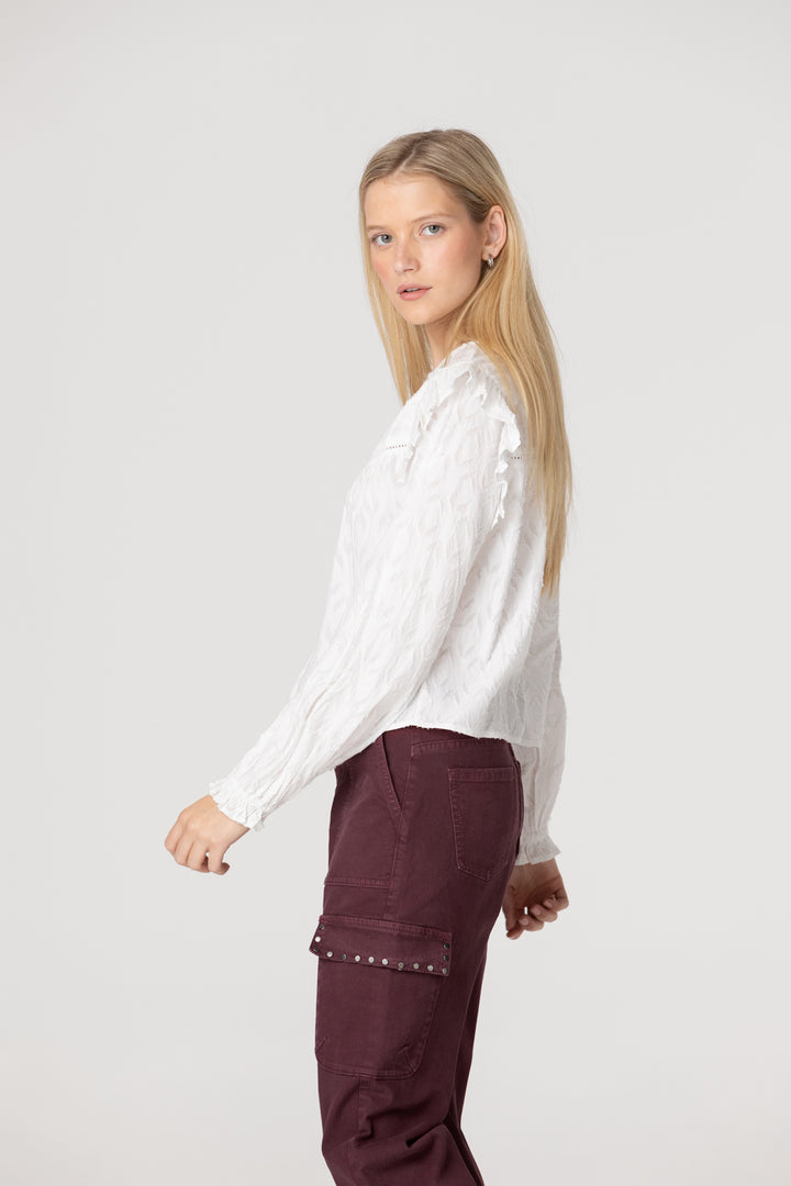 BLUSA TEXTURA VOLANTES