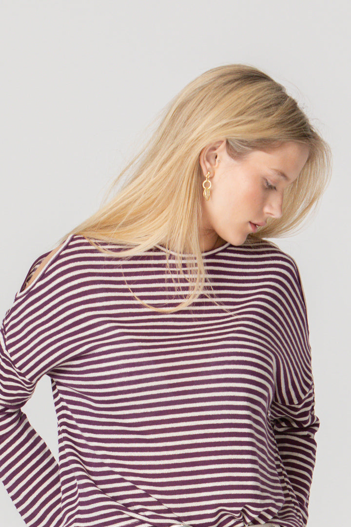 SHOULDER OPEN T-SHIRT