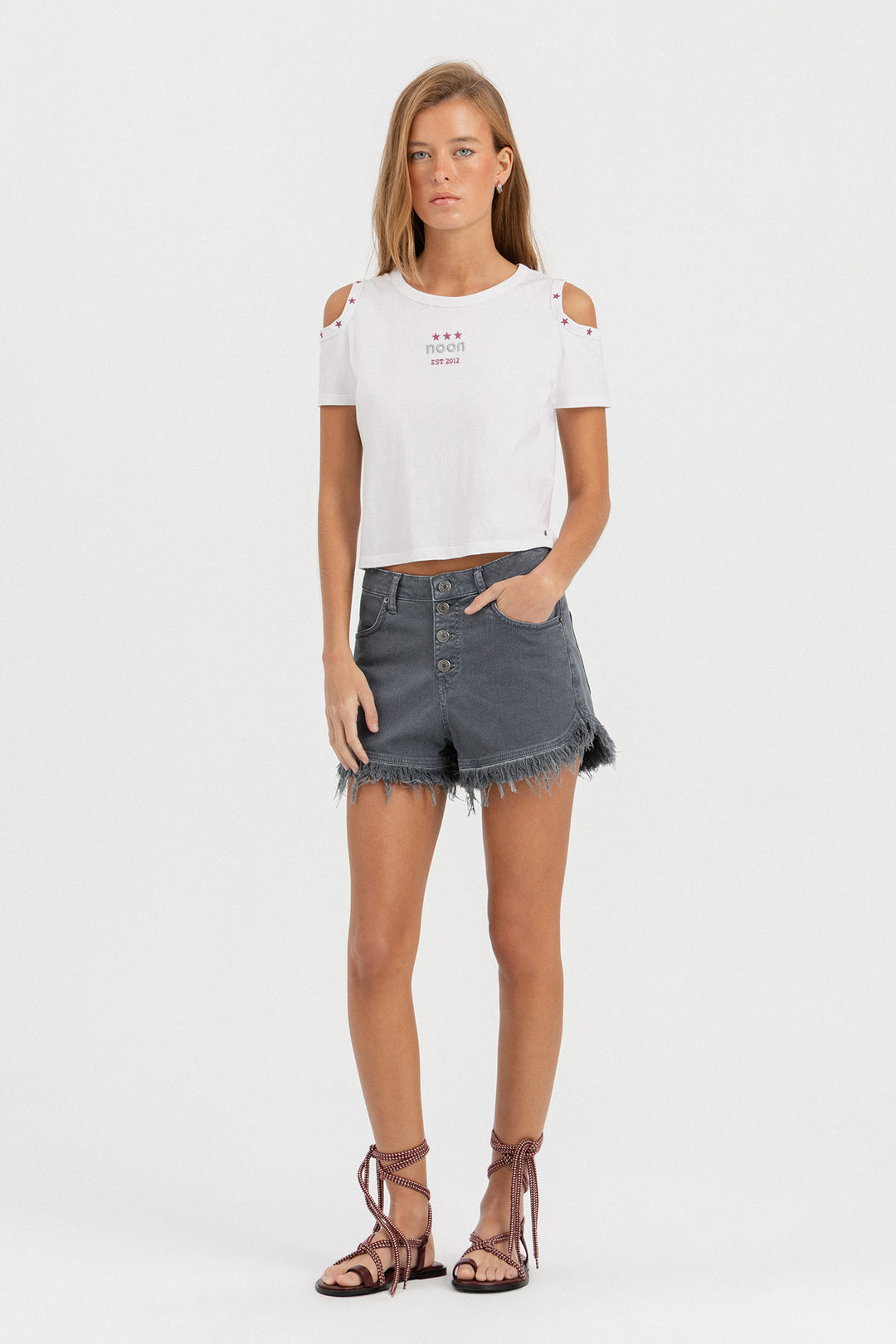 CAMISETA CUT OUT ESTRELLA