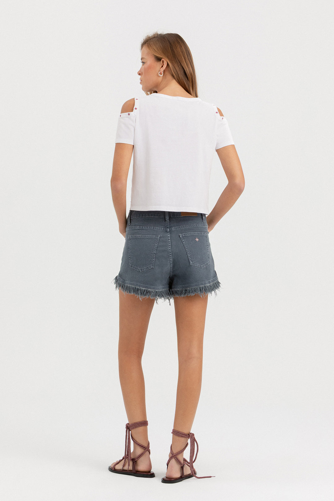 CAMISETA CUT OUT ESTRELLA