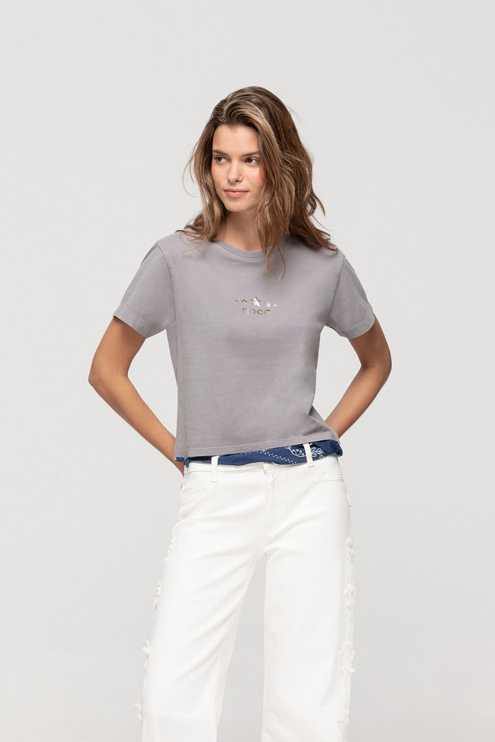 T-SHIRT MEIO-DIA COM ESTAMPA METALIZADA